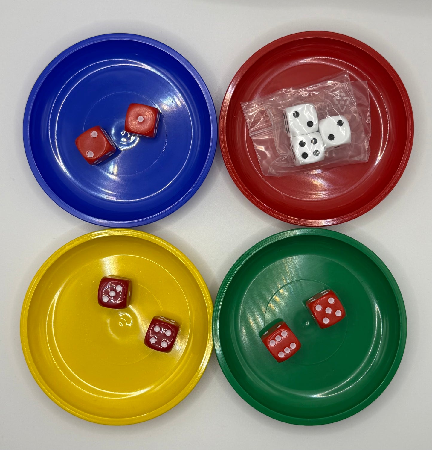 Würfel / Spielteller, klein - verschiedene Farben